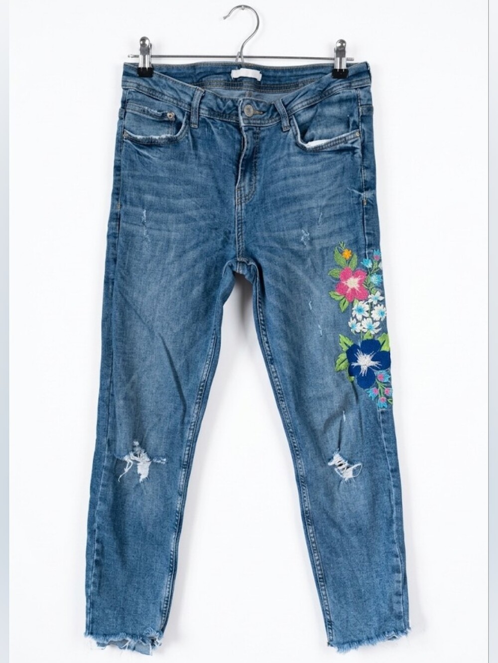 Zara Trafaluc Embroidered Distressed Jeans - Size US 12 / EU 41 / MEX 31